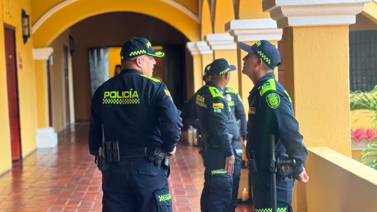 Policía despliega 25 uniformados contra las riñas durante el FestiJazz en Mompox. // Foto: Policía de Bolívar