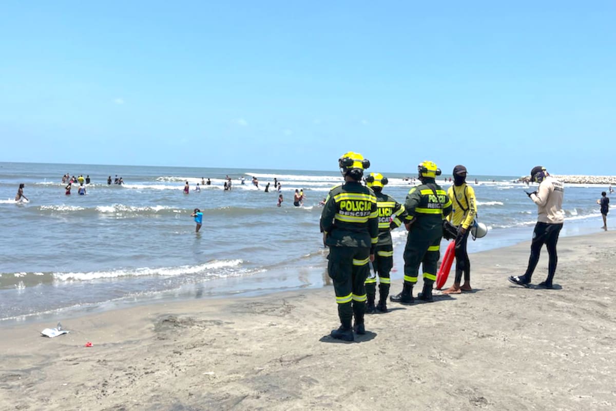 Mateo Arias ingresó al mar en medio del fuerte oleaje y desapareció: esto es lo que se sabe