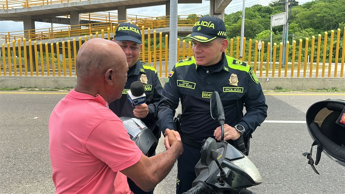 A través de siete áreas de prevención vial en Bolívar, tres de ellas ubicadas en el área metropolitana de Cartagena, los uniformados adelantan actividades de control, prevención y sensibilización, en el marco de la campaña “No más excusas en la vía”. // Foto: Cortesía - Mecar.