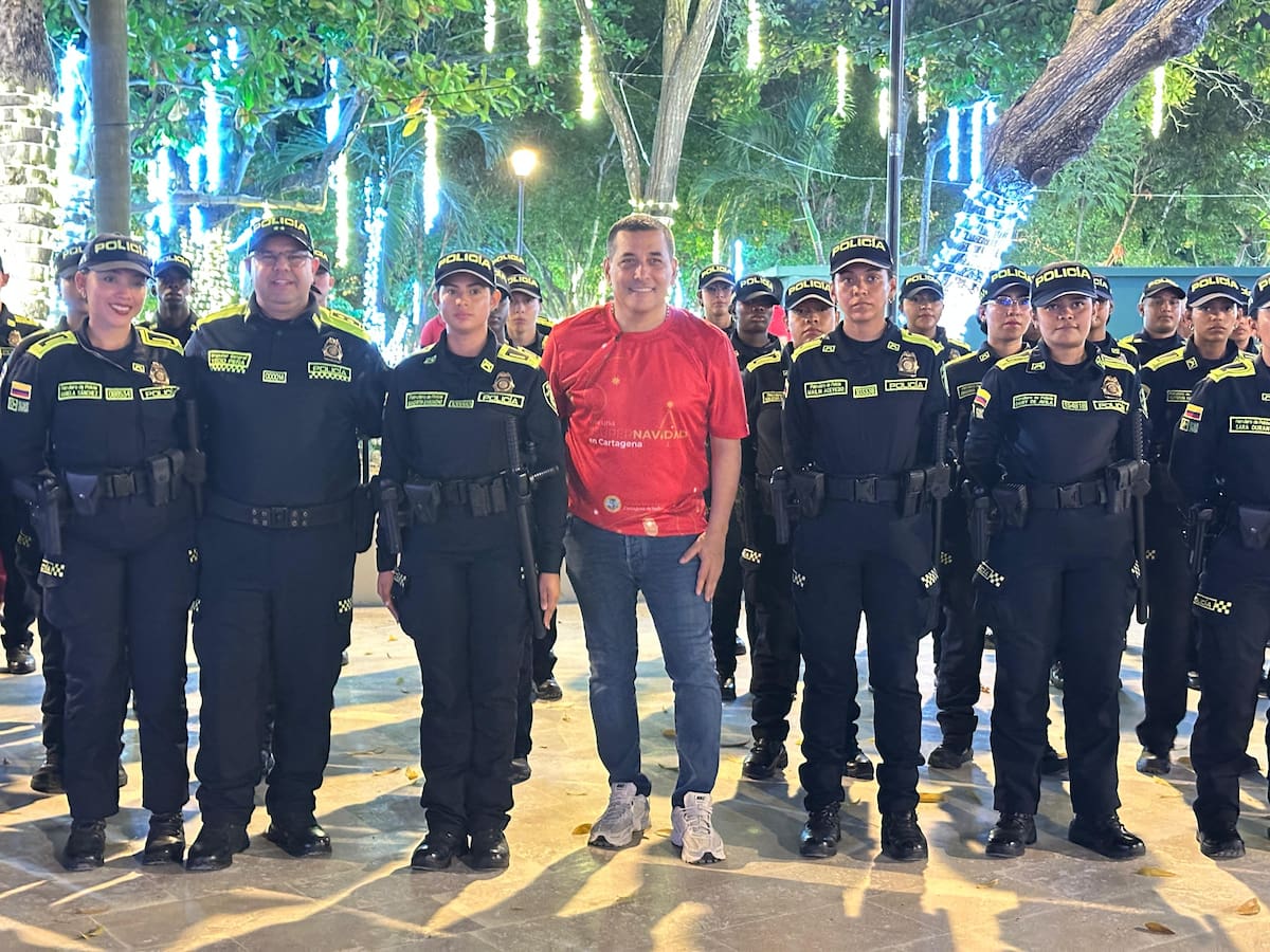 El acto de incorporación se realizó en el Parque Centenario, en presencia del alcalde de Cartagena, Dumek Turbay Paz. // Foto: Cortesía - Policía Metropolitana de Cartagena (Mecar).