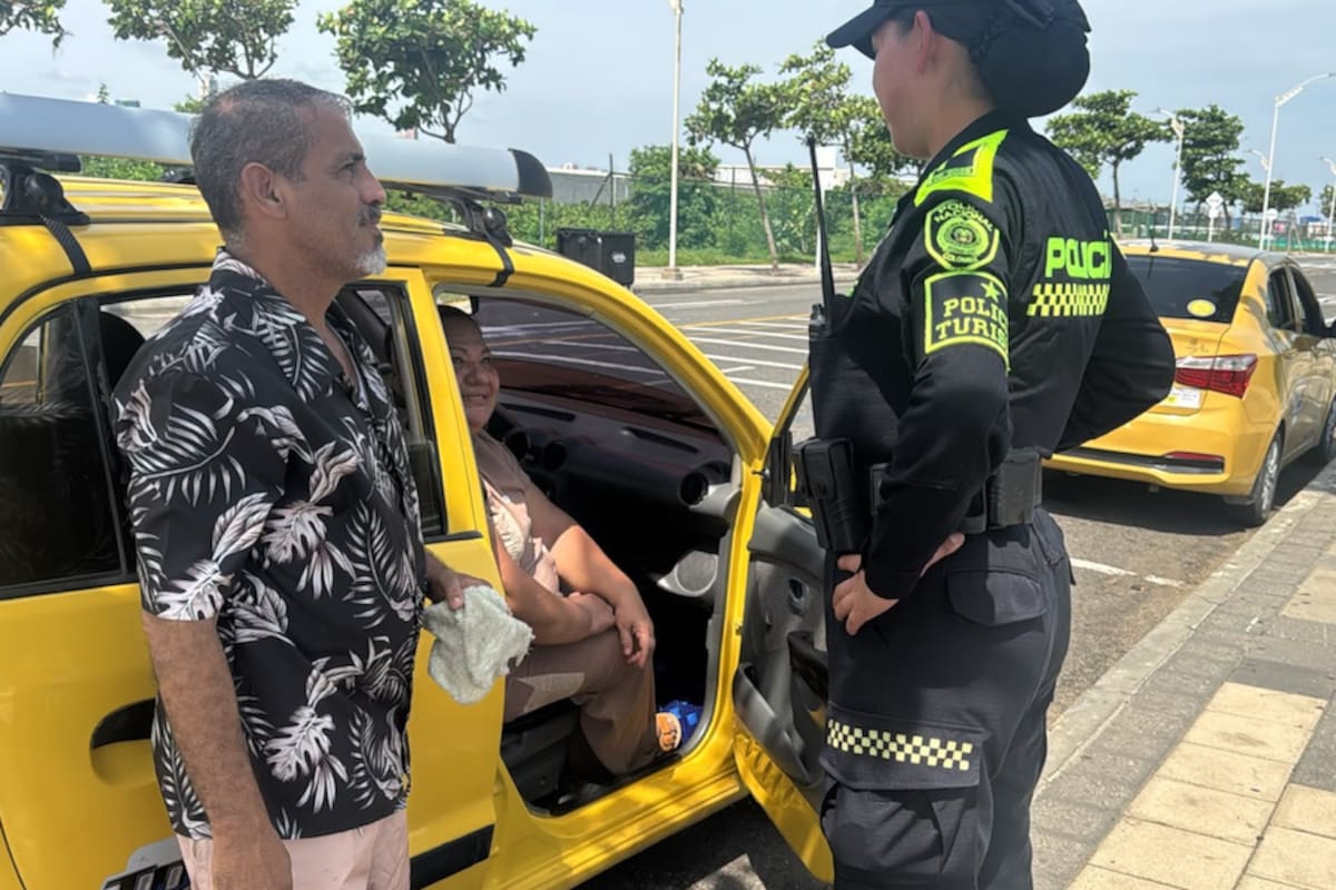 Policía fortalece vínculo de prevención con el gremio de taxistas de Barranquilla
