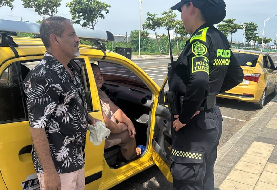 Policía fortalece vínculo de prevención con el gremio de taxistas de Barranquilla