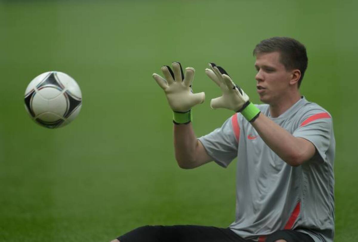 Wojciech Szczesny, arquero de Polonia. AFP