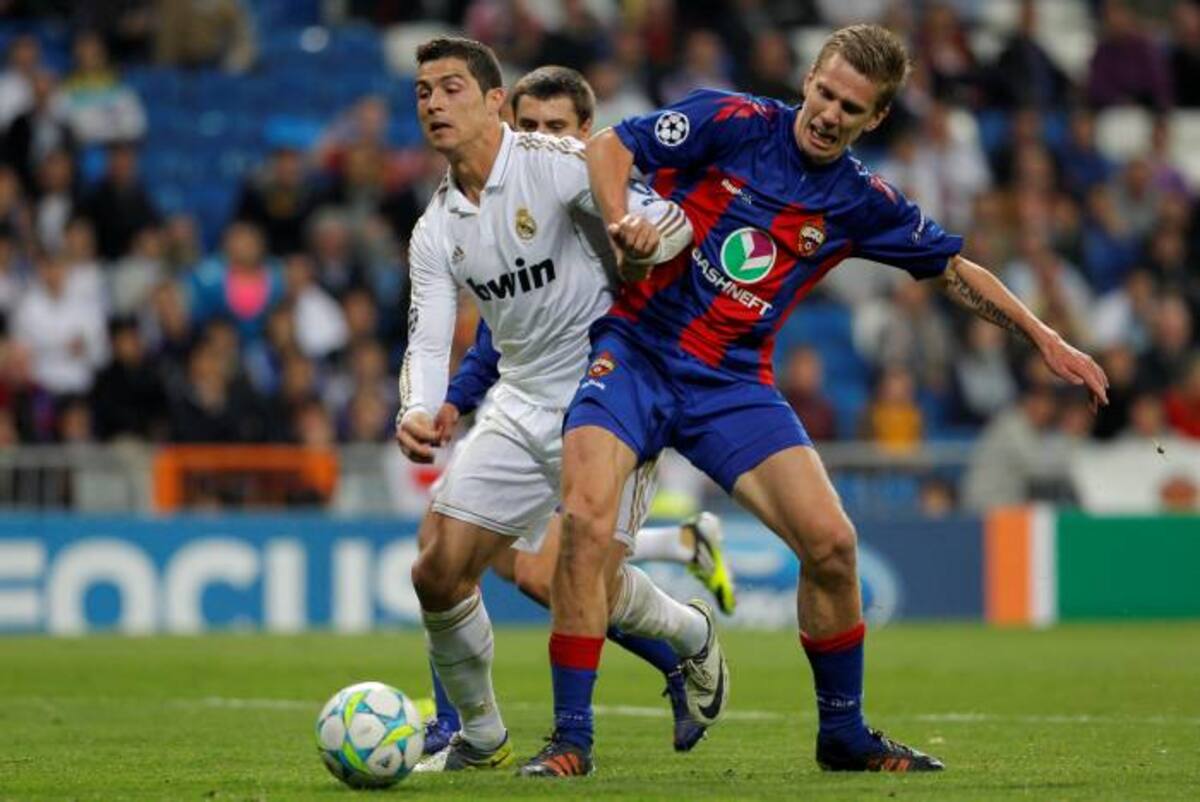 El Barsa también presenta dudas en defensa tras la lesión del central Gerard Piqué, que luchará para estar presente contra del Madrid el 7 de octubre. AP Daniel Ochoa de Olza