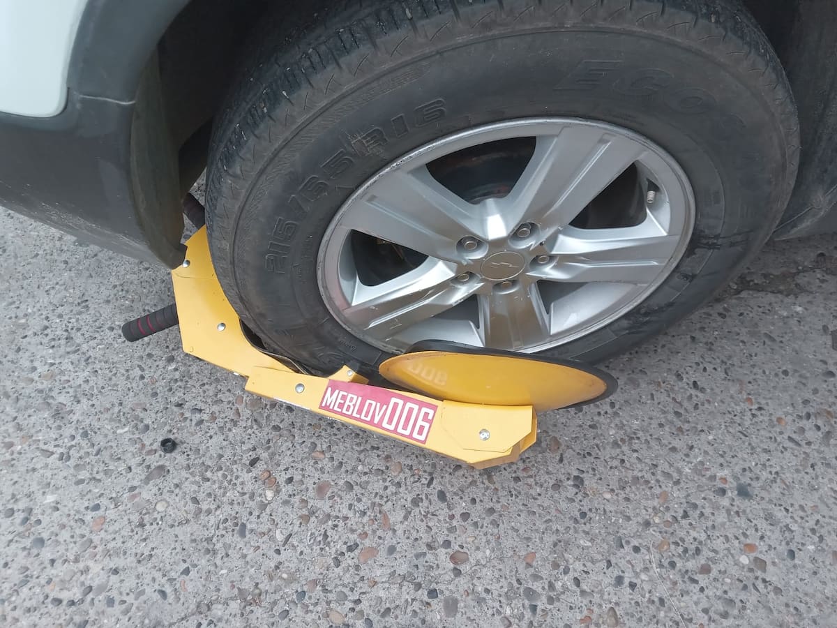 Por golpear los cepos: DATT denuncia a tres conductores.//Foto: cortesía