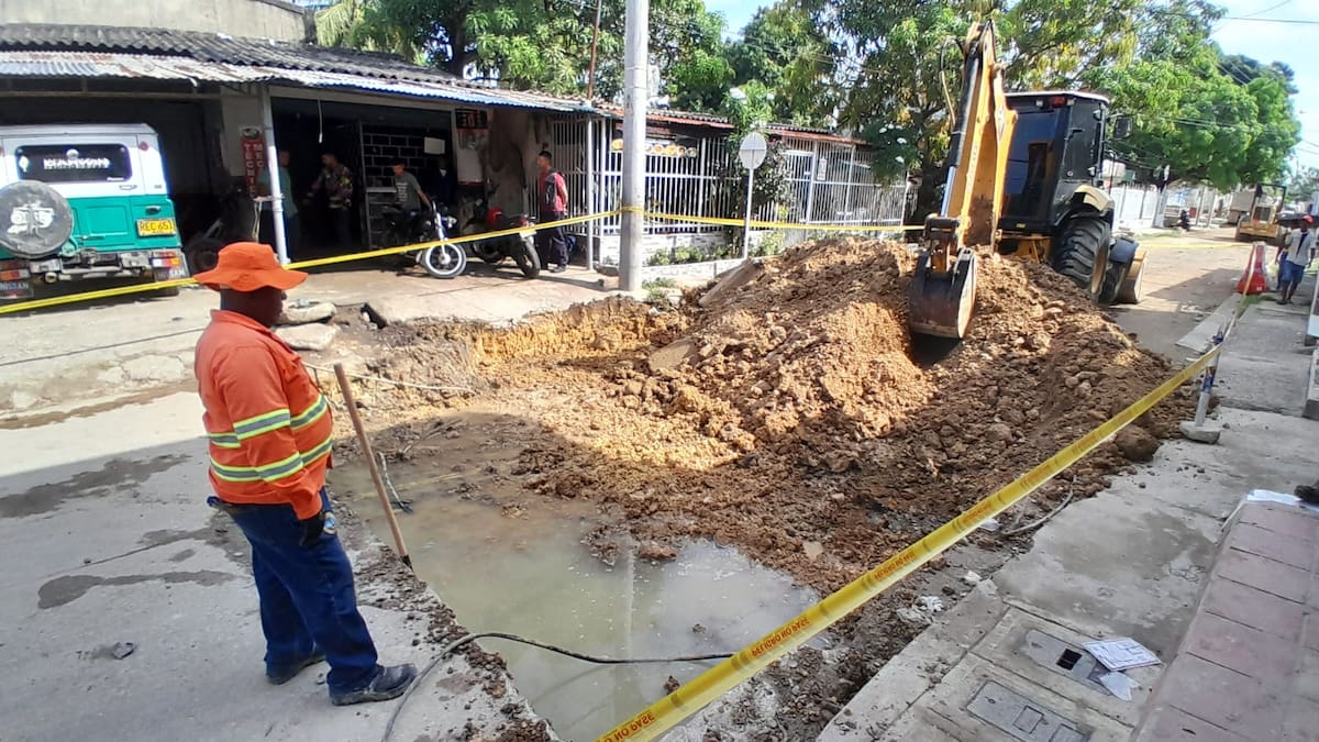 Dumek Turbay da inicio a obras en El Pozón que hacen parte del programa "Vías para la Felicidad" // Foto: Julio Castaño - El Universal.