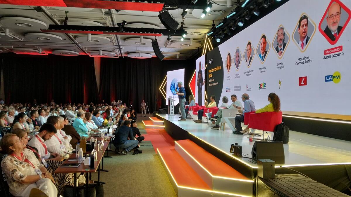 Precandidatos hablaron en Cartagena sobre la descertificación de EE.UU. // Luis Herrán