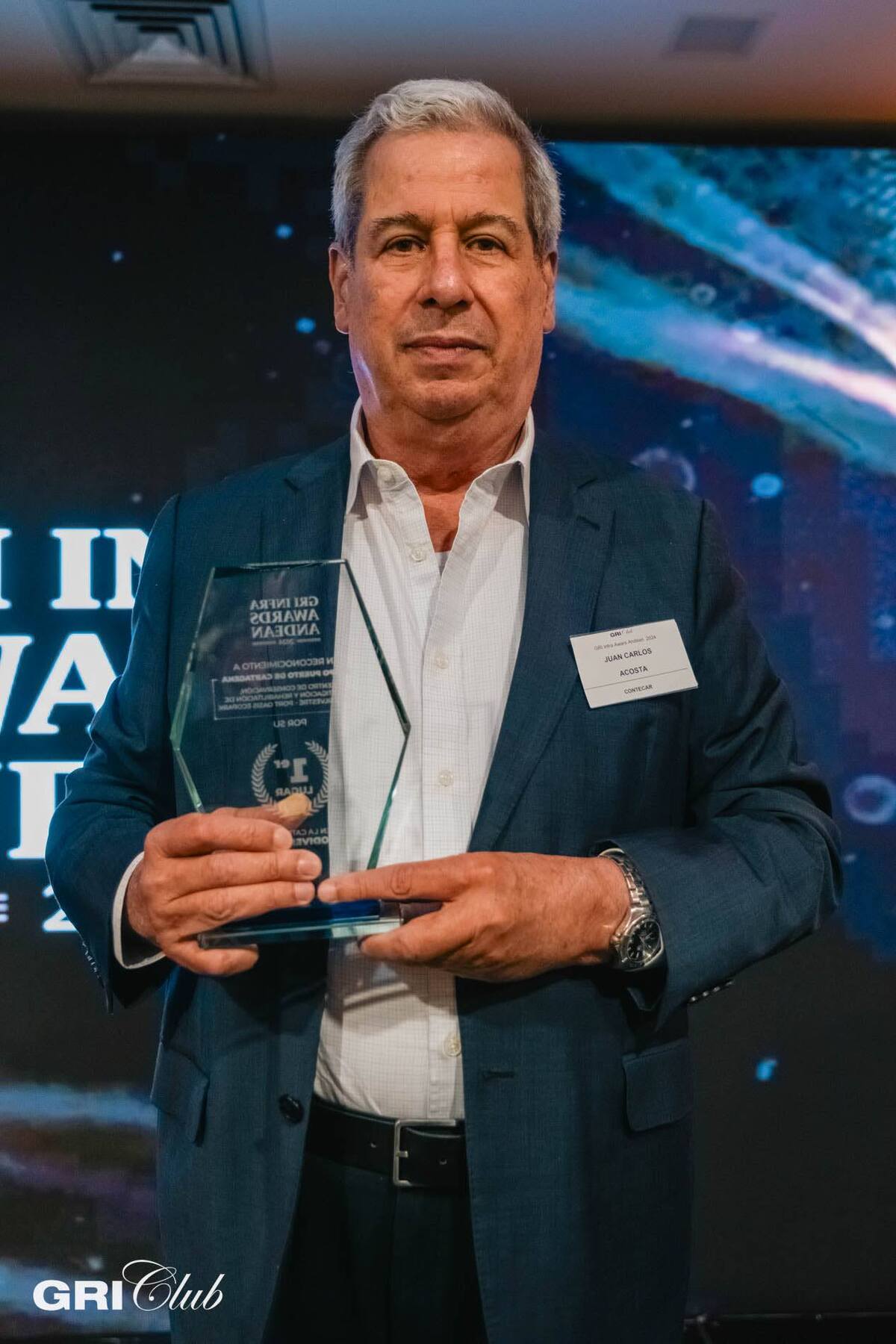 Juan Carlos Acosta, gerente de Contecar, recibió el galardón en nombre del Grupo Puerto Cartagena. // Cortesía