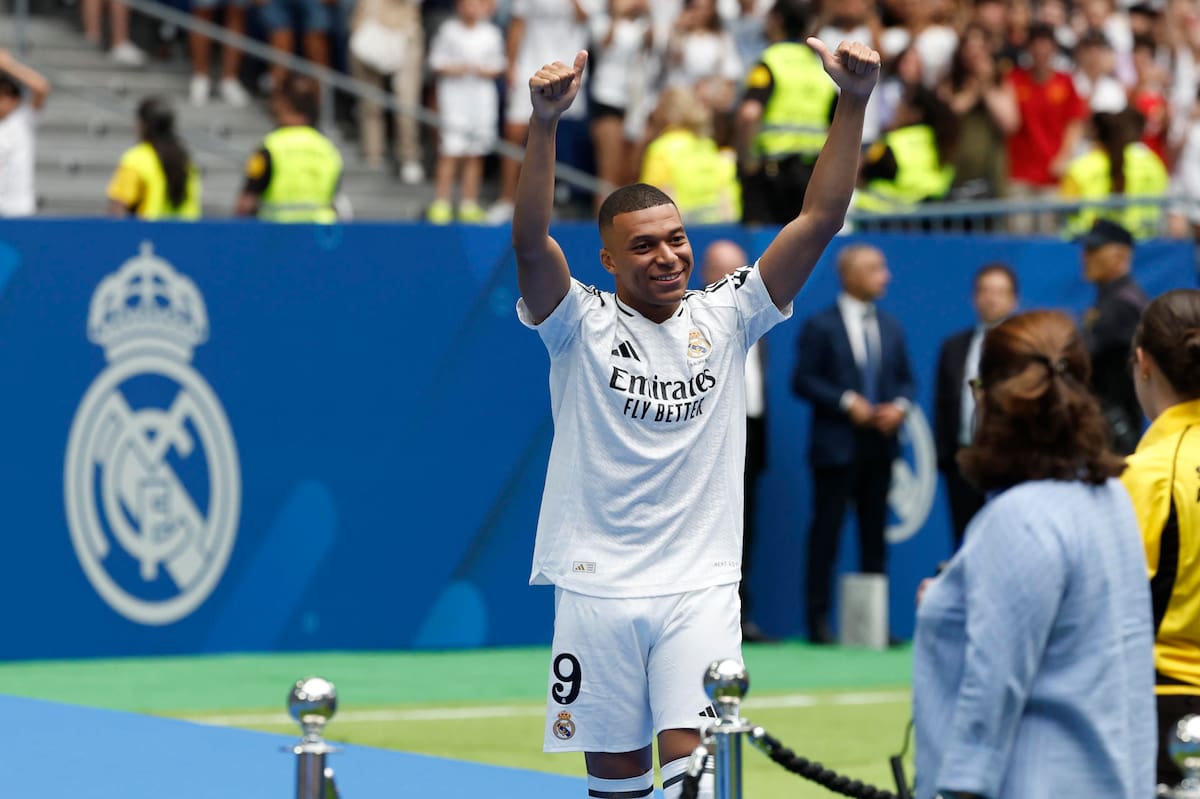Presentación del francés Kylian Mbappé como nuevo jugador del Real Madrid. //EFE.
