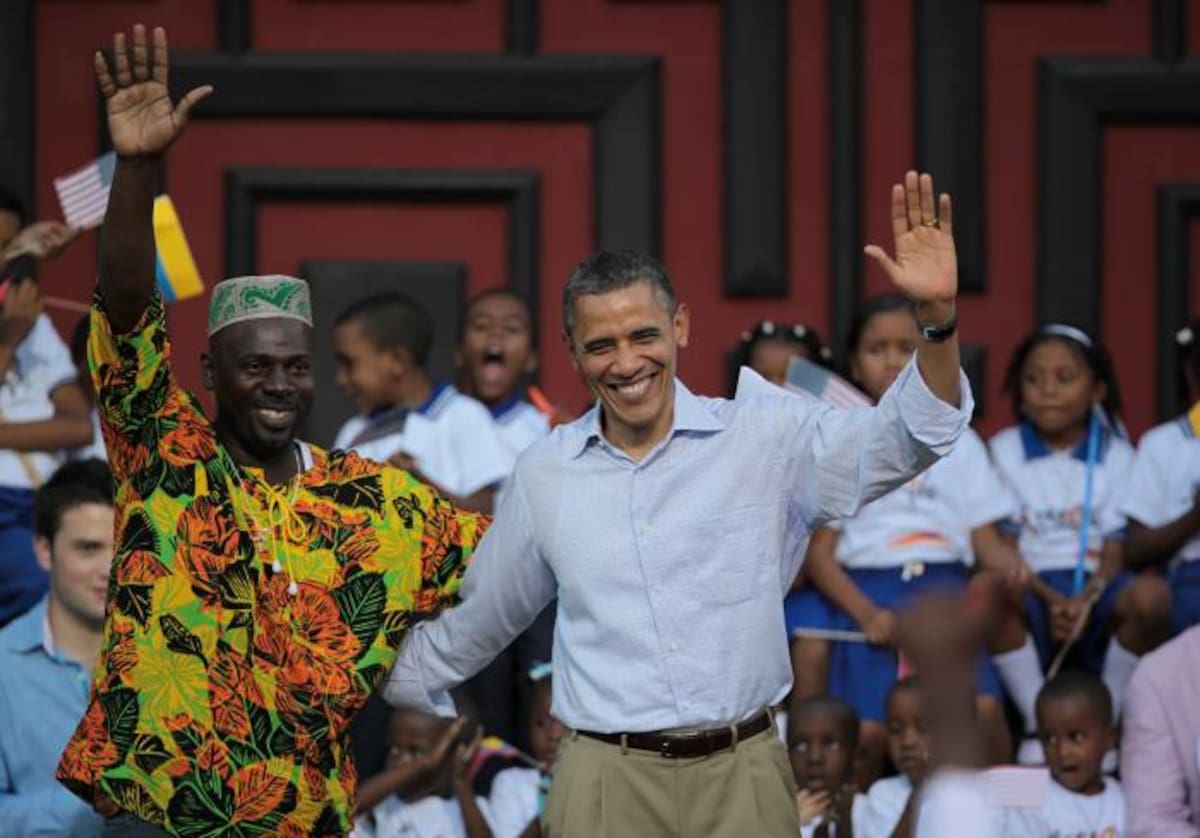 Barack Obama junto a Sebastián Salgado, líder de la comunidad de San Basilio de Palenque a la cual el Presidente le dio una titulación colectiva simbólica. AP Fernando Llano