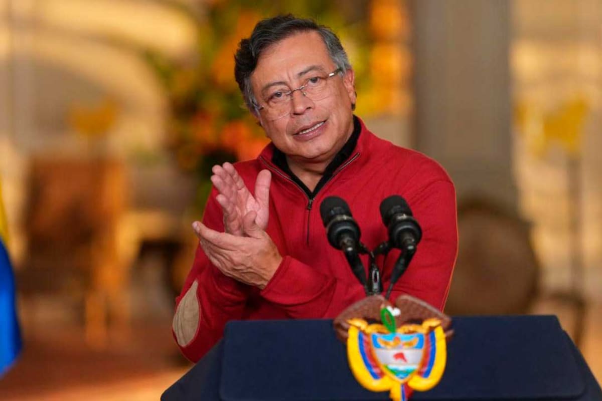 Gustavo Petro convoca protestas en Colombia para defender el salario mínimo