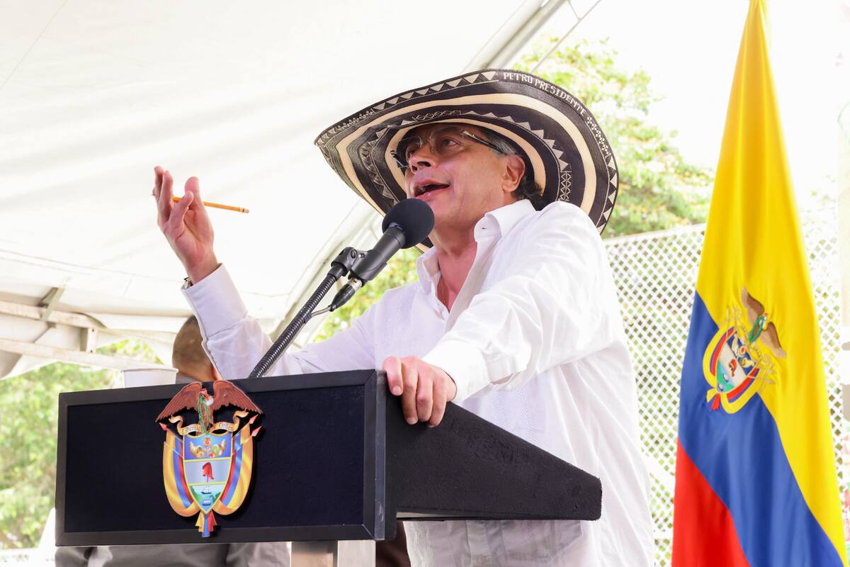 Presidente Gustavo Petro durante su discurso en Chicoral, Tolima, hablando sobre la reforma agraria y la movilización social.
