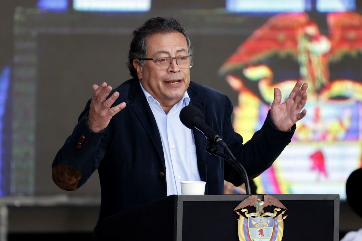 Gustavo Petro: Investigación del CNE no lo destituirá, afirman analistas