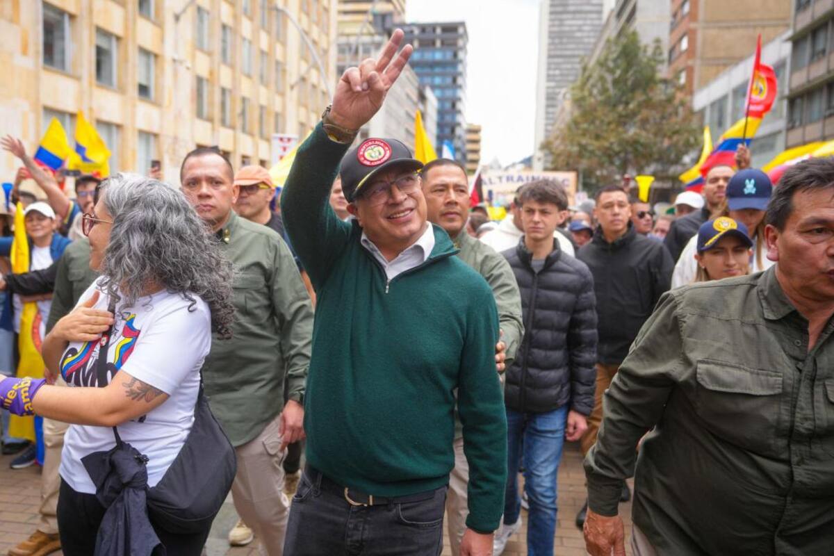 Petro lanza advertencia: “El que despida por marchar será sancionado”