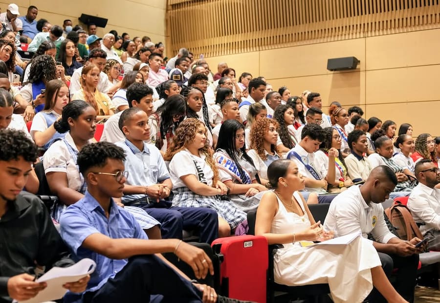 Cartagena reunió a más de 85 jóvenes en el Primer Encuentro de Personeros Estudiantiles