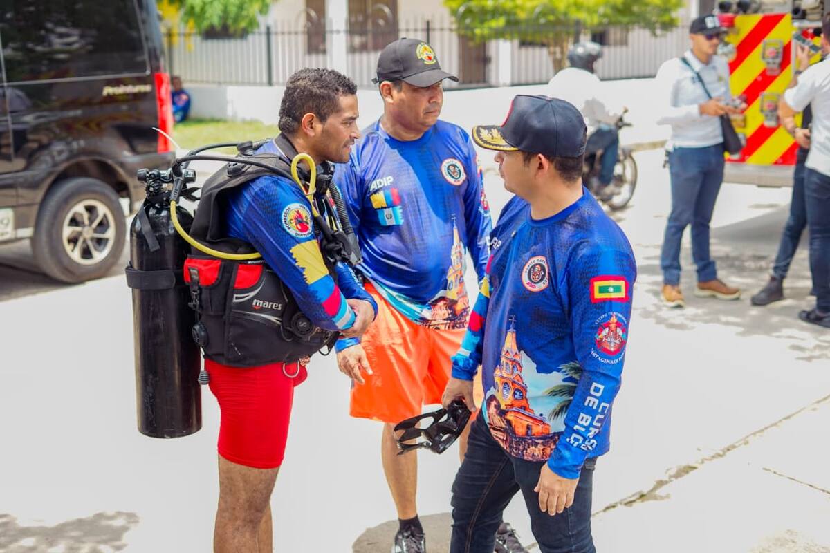 Primer grupo de Buzos de Seguridad Pública en Cartagena. // Foto: cortesía