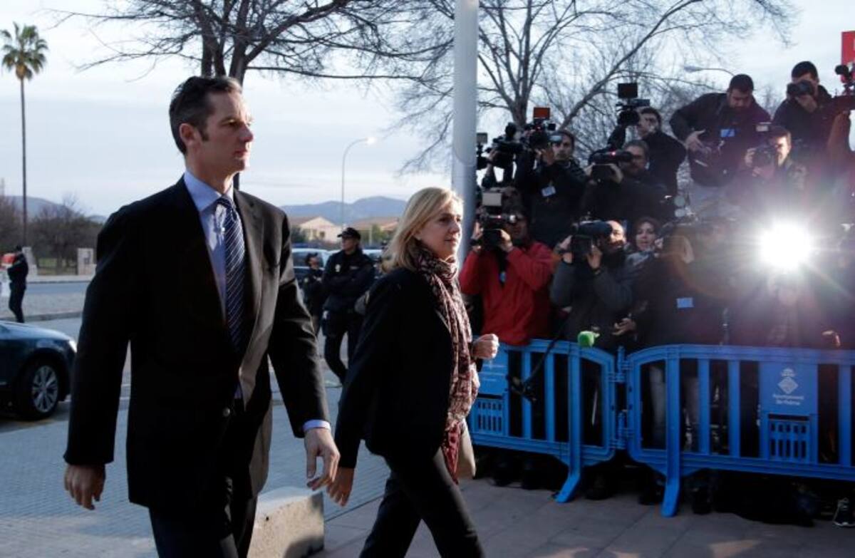 Infanta Cristina ( derecha) y su esposo Iñaki Urdangarin. AP Emilio Morenatti