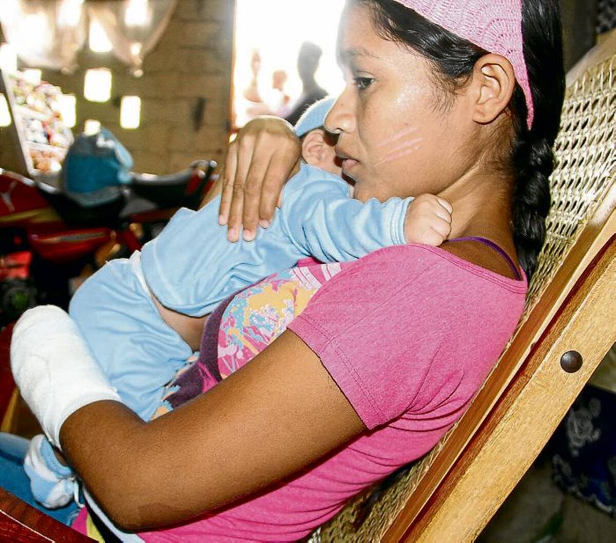 María Teresa Geles Niño asegura que por momentos se deprime y llora, pero recuerda a sus dos hijos y la invaden las ganas de salir adelante.
