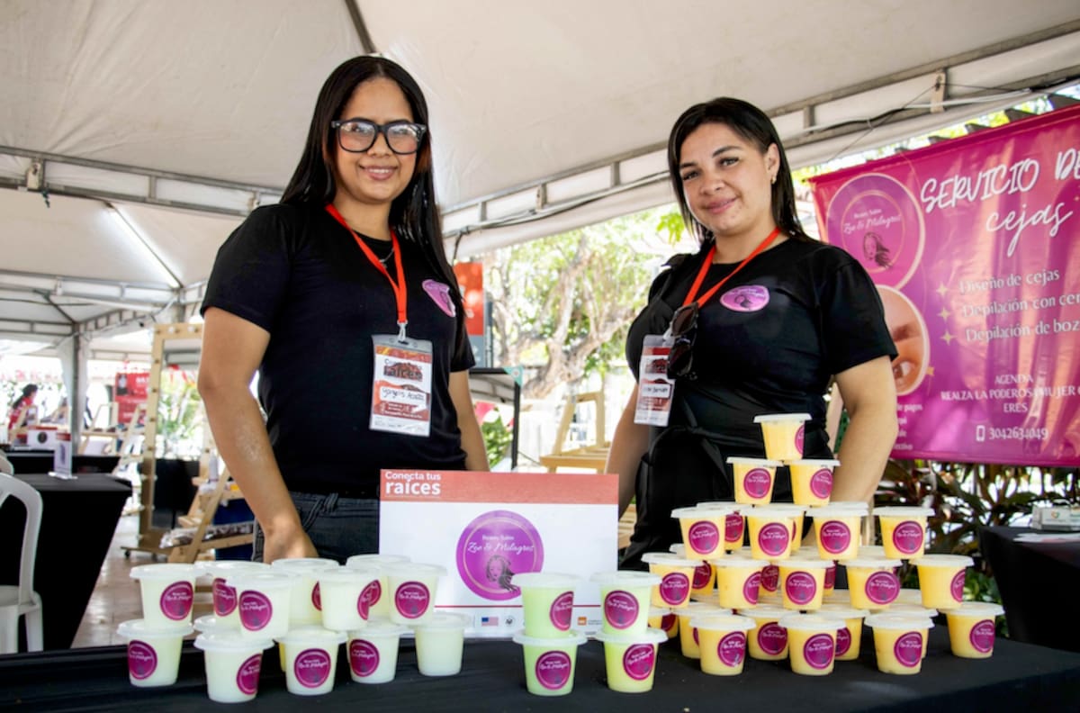 Durante la jornada de cierre del programa ADN Dignidad realizado en Barranquilla muchas mujeres mostraron sus emprendimientos realizados con el apoyo de esta organización.//Cortesía ADN Dignidad.