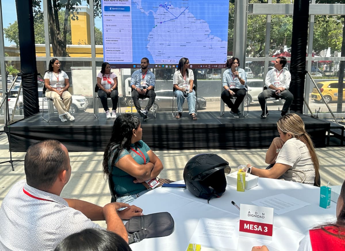 Aspecto general donde el programa ADN Dignidad anunció el cese de actividades en Colombia y Atlántico, en acto que se realizó en el Cubo de Cristal de la Plaza de la Paz en Barranquilla.// EL UNIVERSAL.