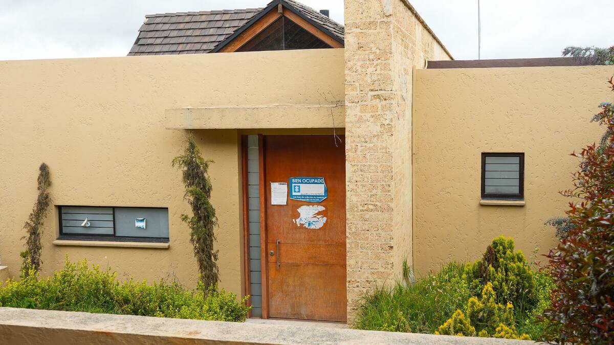 Fachada de una de las propiedades del asesinado estilista Mauricio Leal. // Foto: Cortesía - SAE.