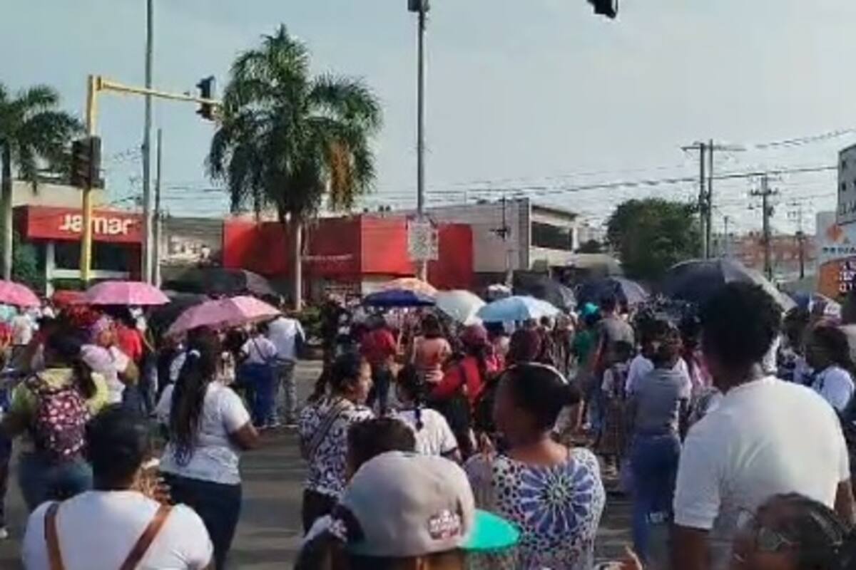 Video: Docentes protestan en la avenida Pedro de Heredia