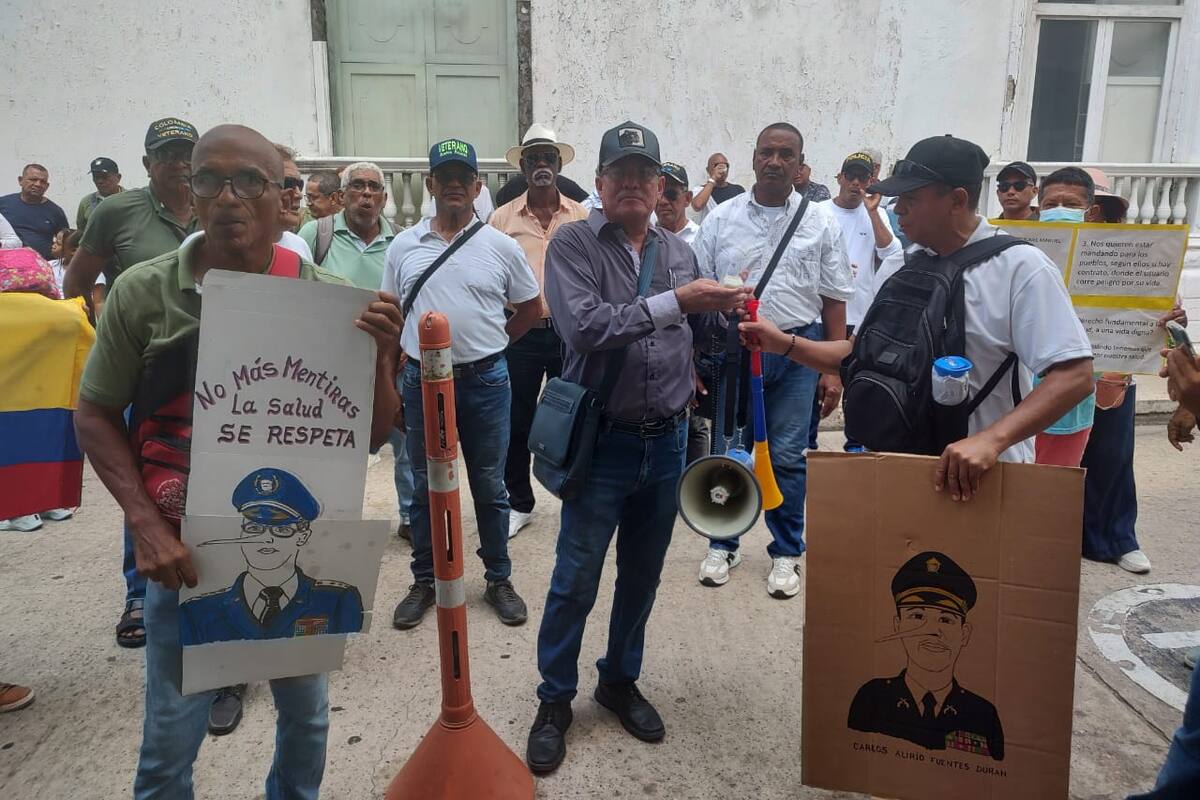Video: veteranos de la Policía protestaron en el Centro Histórico, ¿por qué?