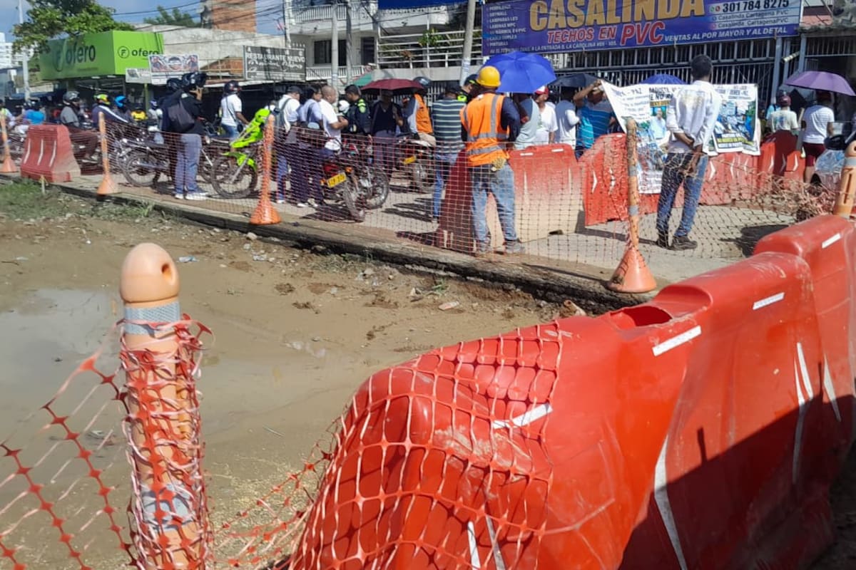 Bloqueo en vía La Cordialidad: comunidad protesta y provoca fuerte trancón en Cartagena