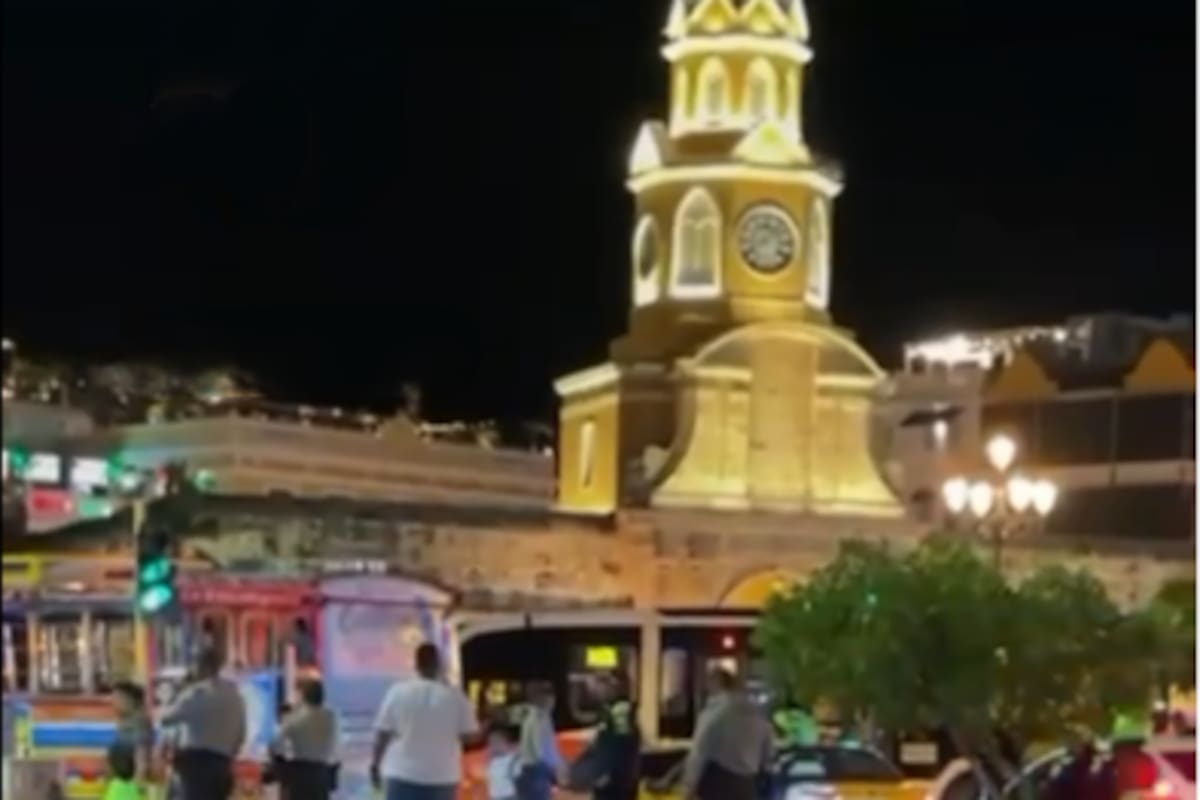 Protesta de chivas rumberas paralizó por un momento el Centro Histórico