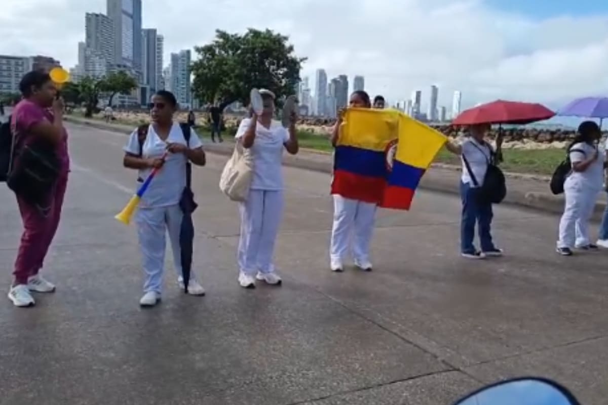 Protesta en la entrada a Bocagrande: trabajadores del sector salud reclaman pagos