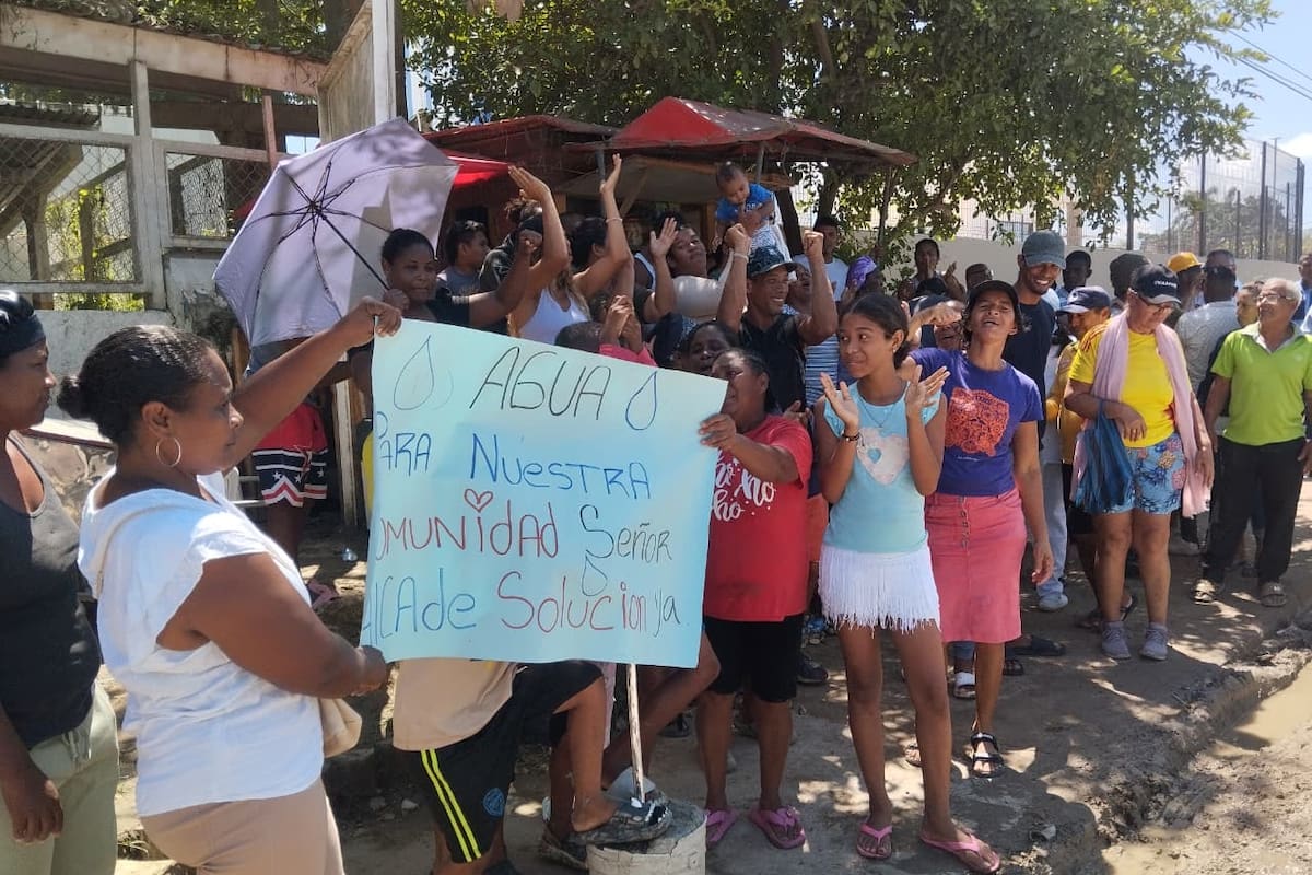 Protesta en Cerros de Albornoz por servicio de agua; Acuacar responde