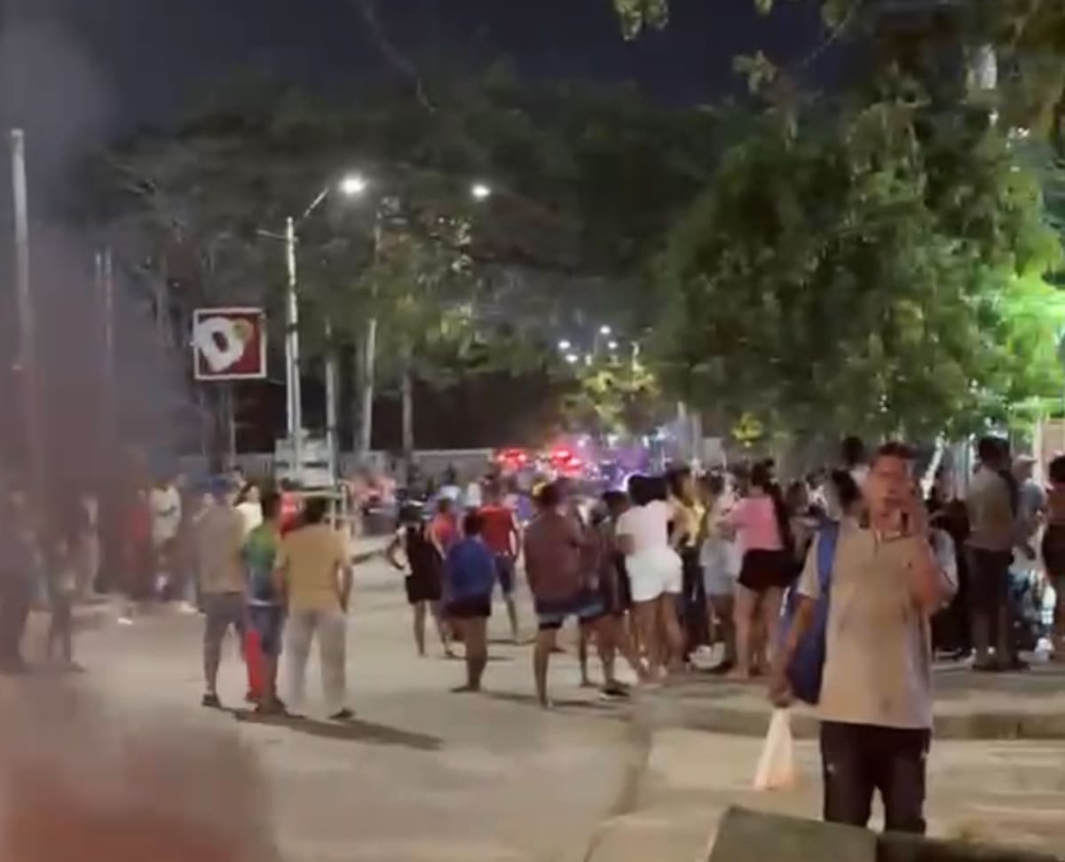 Protesta en la Terminal por falta de agua. // cortesía de la comunidad