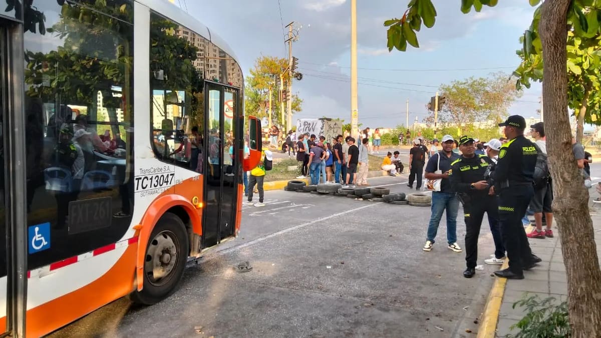 Los manifestantes rechazan el alza en la tarifa. // Luis Herrán - El Universal