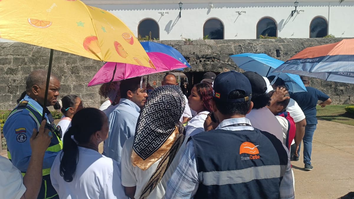 Familiares, vecinos y allegados de Luis Carlos Díaz Teheran realizaron una protesta pacífica este martes 21 de julio en el Centro Histórico de Cartagena