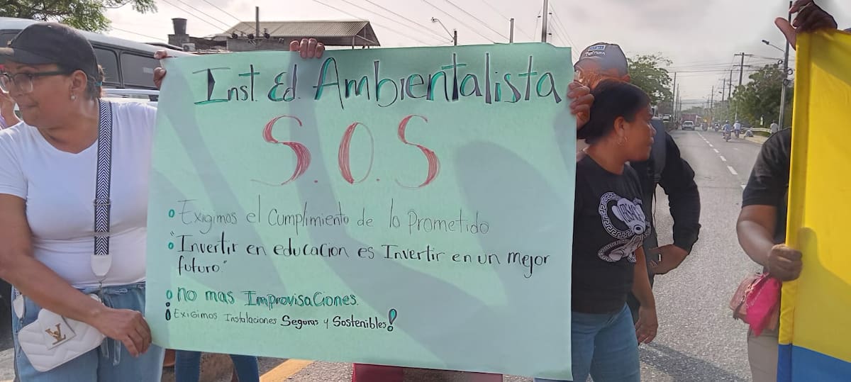 Protesta en San José de los Campanos. // Juan Carlos Martínez - El Universal