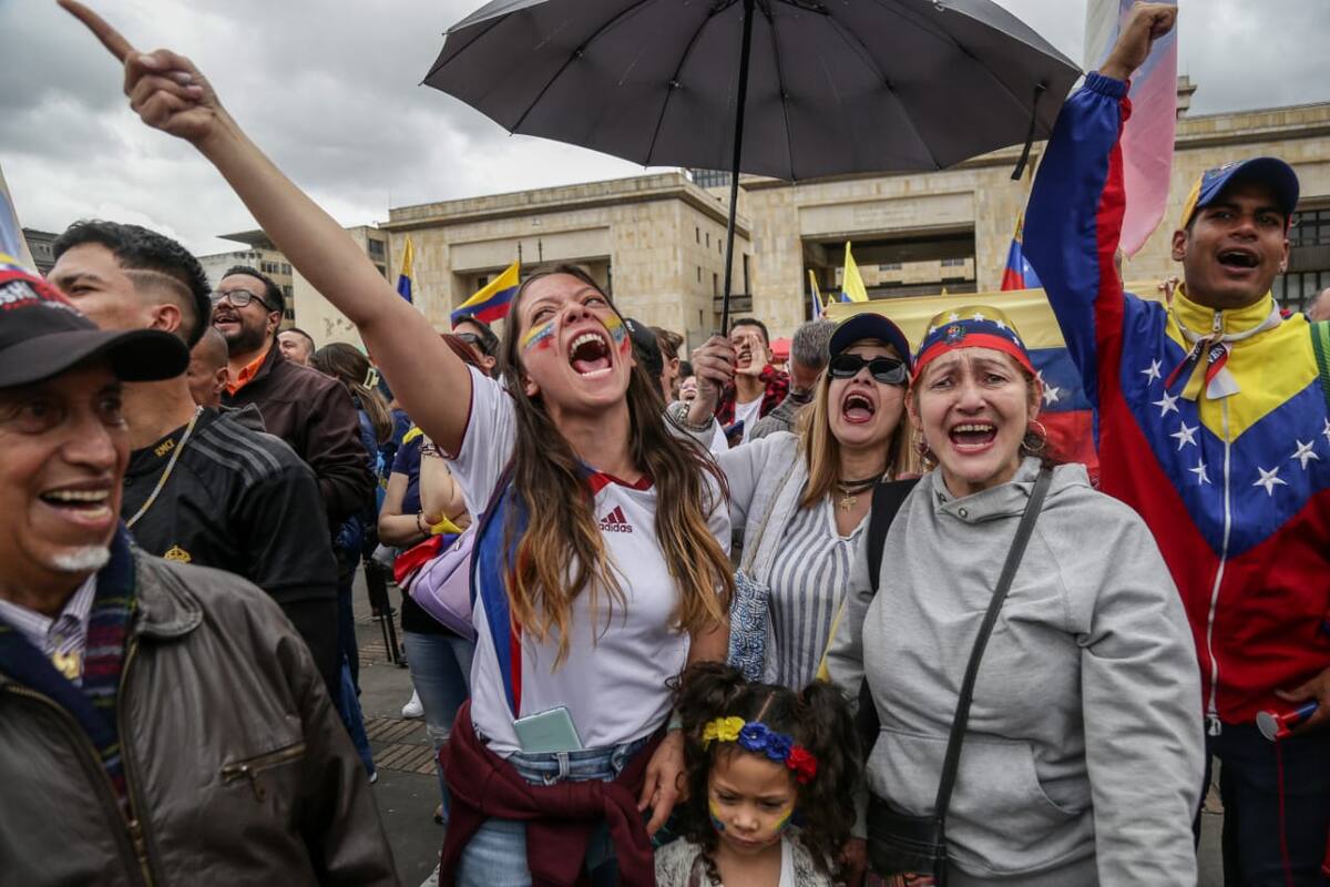 Manifestación masiva en Bogotá, Colombia por crisis en Venezuela. // Foto: Colprensa