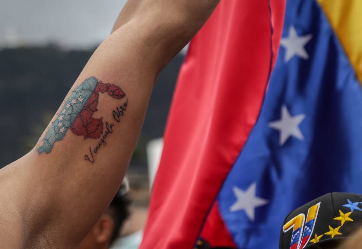Manifestación masiva en Bogotá, Colombia por crisis en Venezuela. // Foto: Colprensa