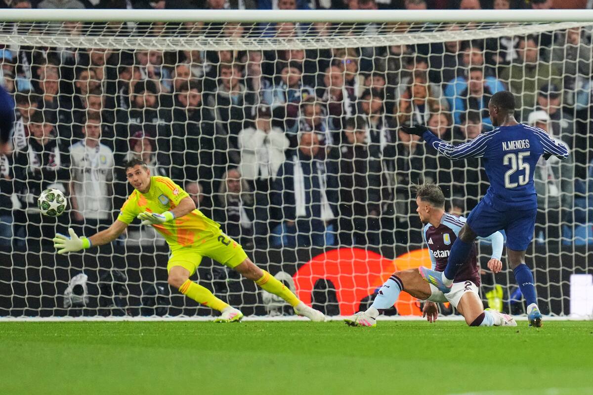 Nuno Mendes anotó un golazo en la derrota del PSG sobre Aston Villa en la Champions League. //AP