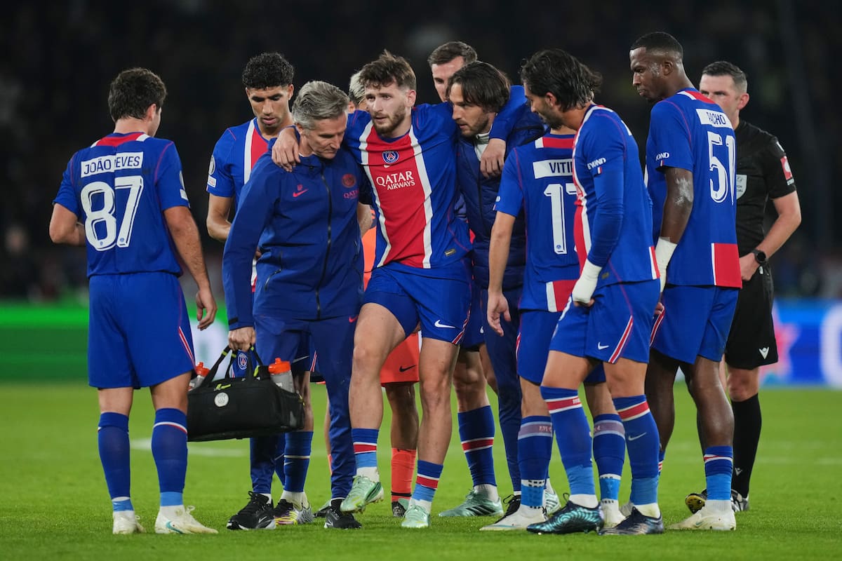 ¿Se pierde la temporada? Khvicha Kvaratskhelia sufrió terrible lesión y preocupa en PSG