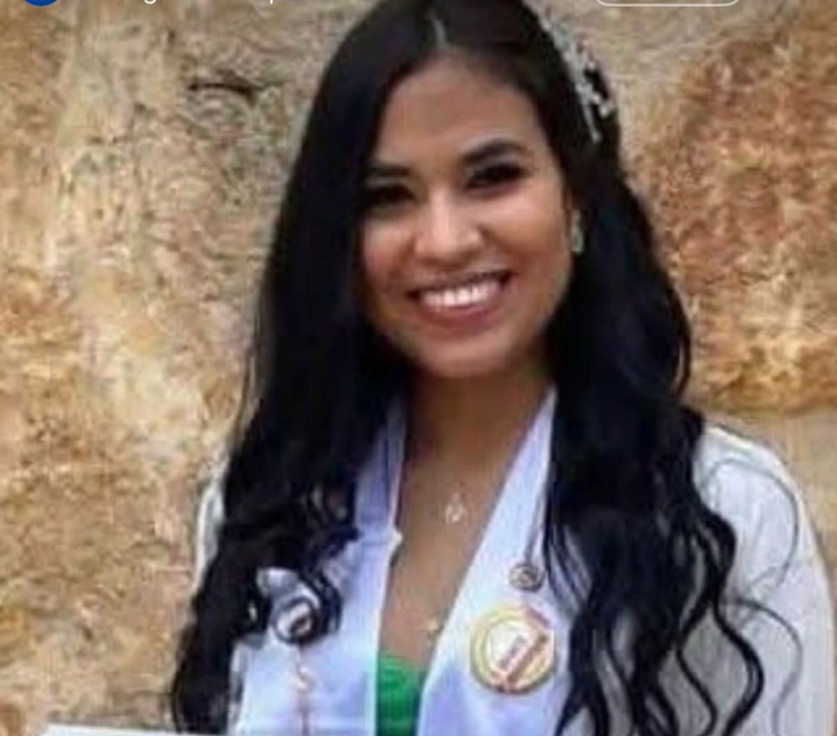 Indignación en La Guajira por el ataque contra la psicóloga Katerin Torres Barros. En medio de la gravedad, nació su hija Salomé, quien se encuentra estable. Autoridades buscan a los responsables.