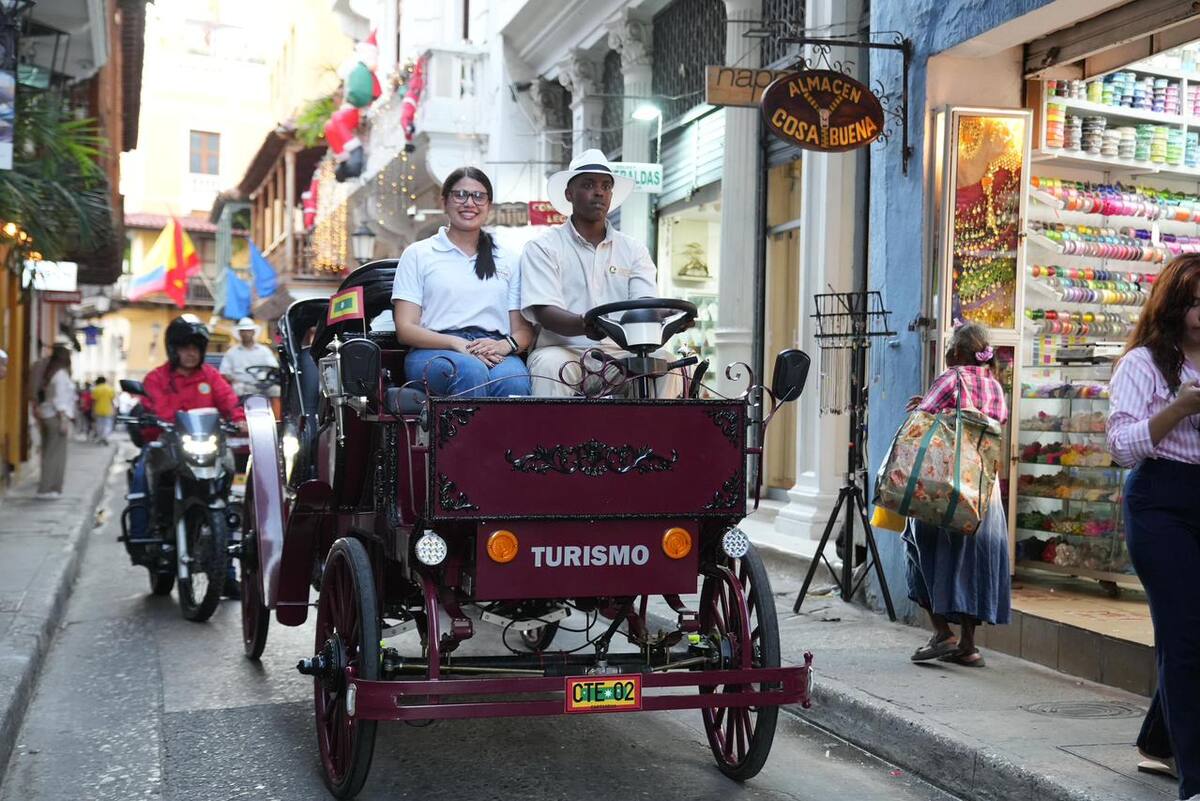 Puesta en marcha del plan piloto de coches eléctricos en Cartagena. // Foto: Cortesía - Alcaldía de Cartagena.