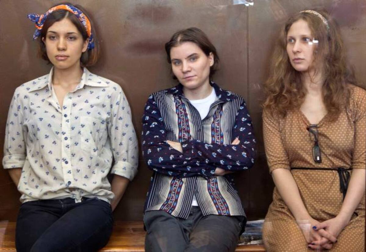 Nadejda Tolokonikova, de 22 años, Yekaterina Samutsevich, de 29, y Maria Alejina, de 24, integrantes del grupo de punk ruso, 'Pussy Riot' fueron acusadas de "vandalismo" y de incitación al odio religioso. AP Misha Japaridze