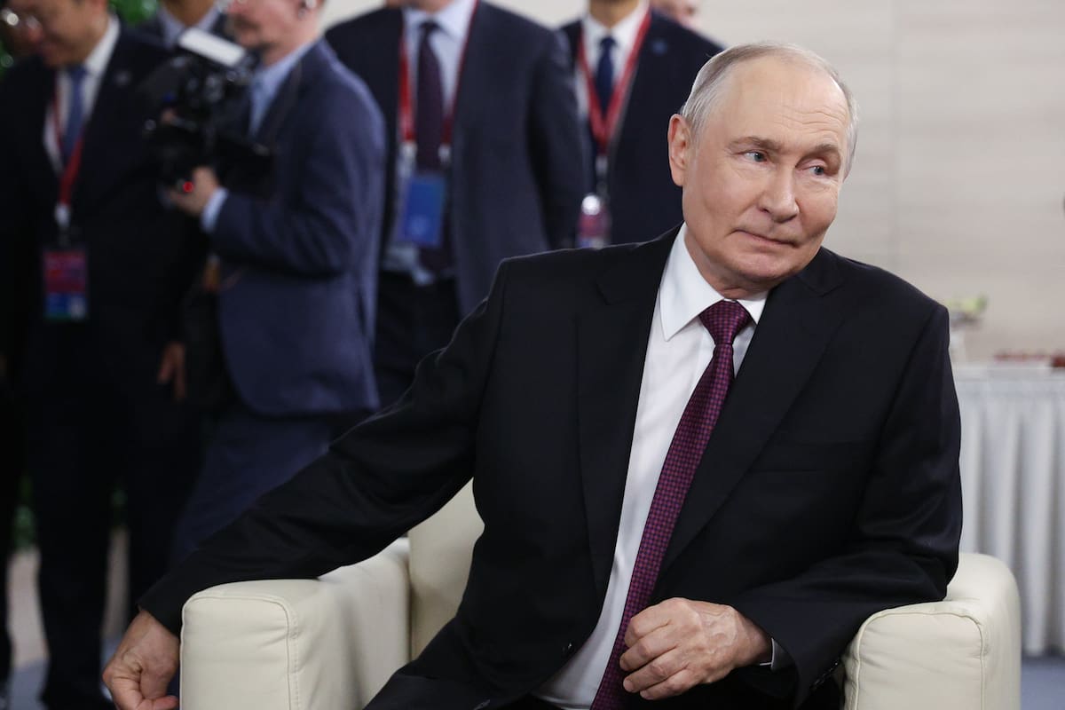Vladímir Putin frena los ataques a Ucrania tras llegada de emisarios de Donald Trump