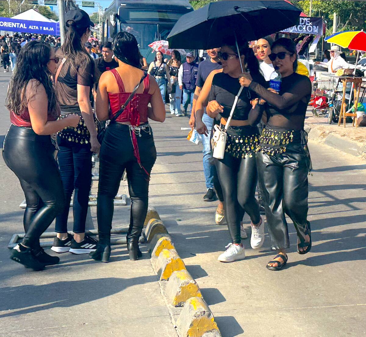 La presencia de Shakira en Barranquilla en dos conciertos en el Estadio Metropolitano Roberto Meléndez, ha convocado la presencia de personas del todas parte de Colombia.//Juan M. Cantillo-El Universal.