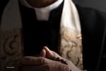 El ‘cura Tinder’: la historia del sacerdote que ayuda a católicos a encontrar pareja