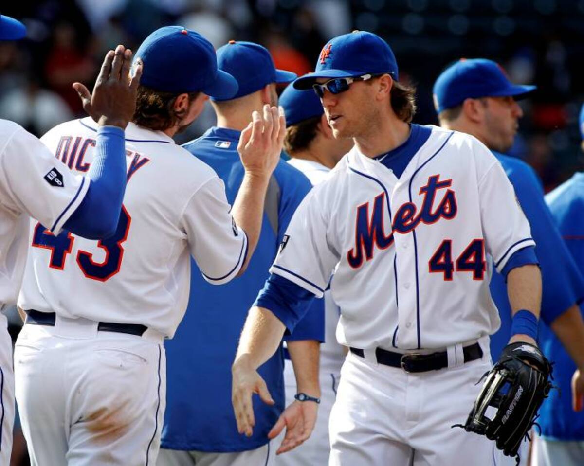 Dickey trabajó ocho episodios en blanco con solamente dos hits permitidos. AP JOHN DUNN