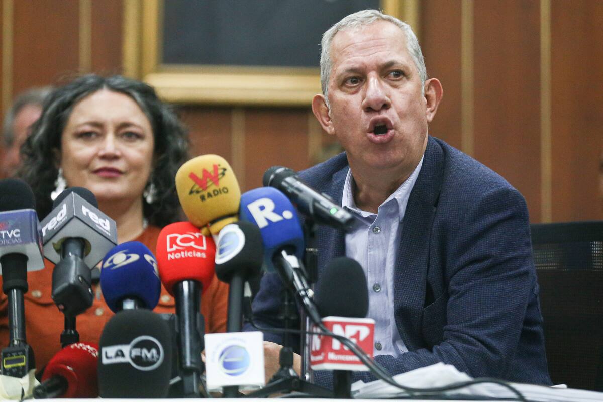 Bogotá. Mayo 26 de 2025. En la Comisión Cuarta del Senado de la República se radicó la ponencia alternativa de la reforma laboral que será discutida en la misma Comisión. Esta ponencia contó con la firma de cinco de los ocho ponentes. (Colprensa - Lina Gasca)