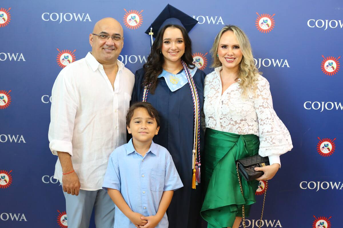 Rafael Cuesta, Paulina Cuesta, Diana Pareja y Alejandro Cuesta.
