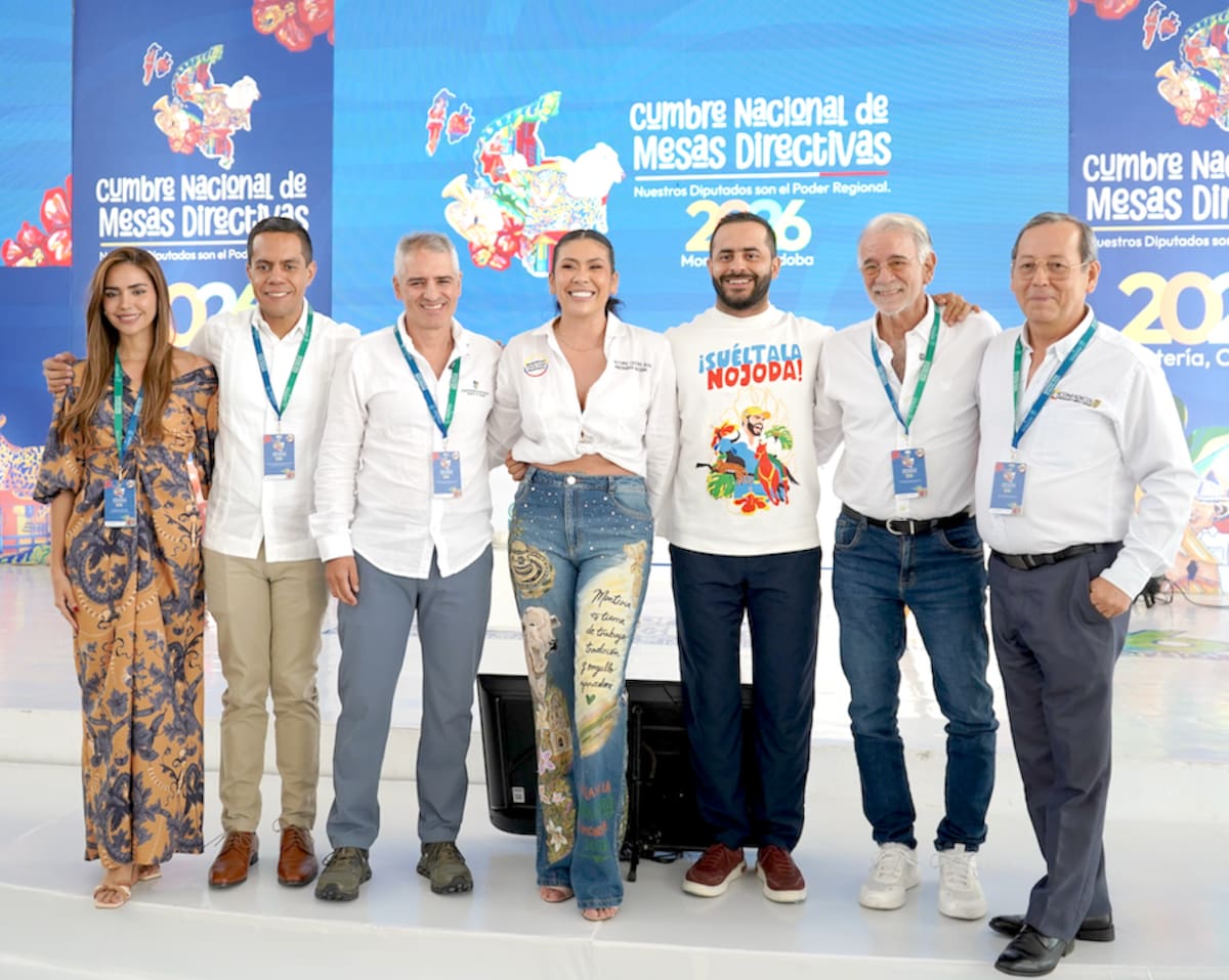 Los gobernadores de Antioquia, Atlántico y Córdoba destacaron que mientras el centralismo siga manejando el 85% de los recursos que se generan en las regiones y la escasa capacidad de maniobra de los departamentos y municipios sobre esos recursos se continuará ahondando las brechas socioeconómicas en el país.//Cortesía Gobernación del Atlántico.
