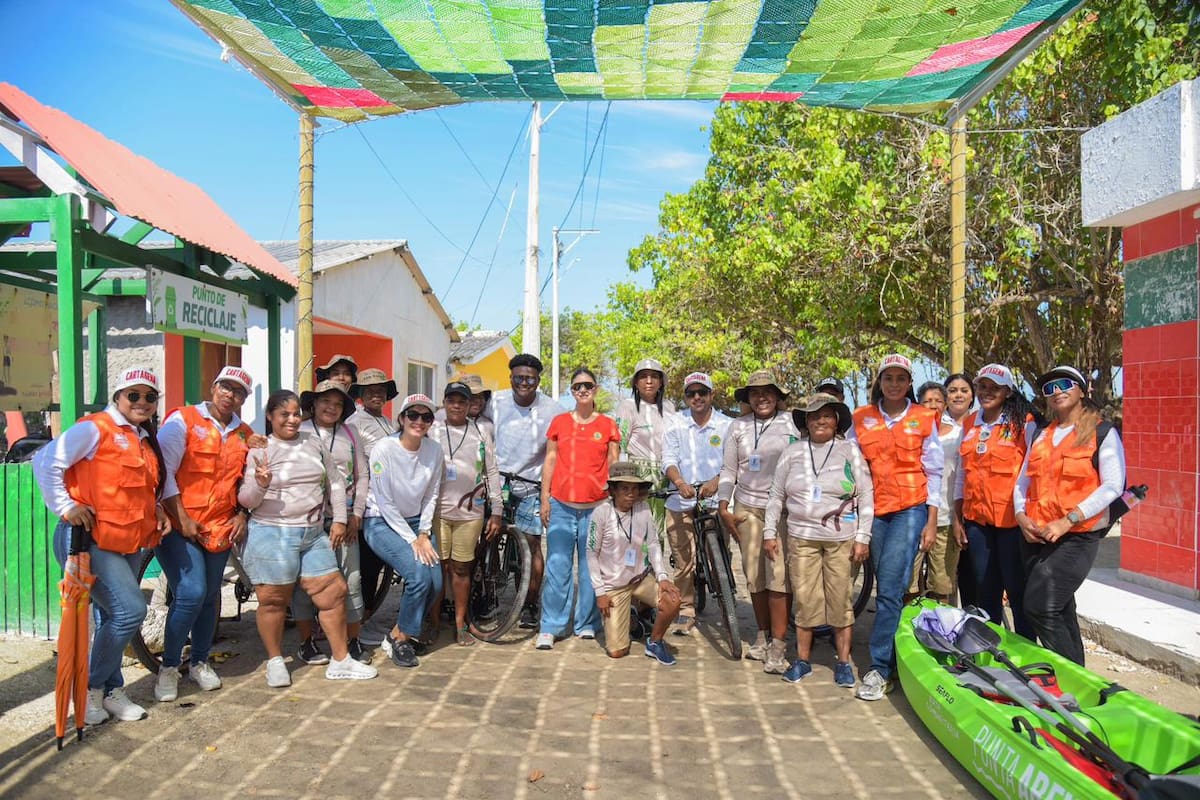 Reactiva ruta comunitaria en Punta Arena y entregan ayudas por frente frío
